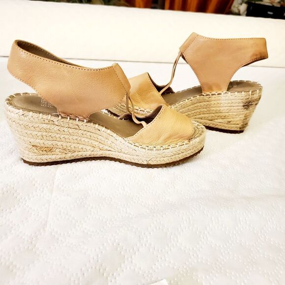 Eileen Fisher Whim Wedge Tan Sandal Wedges Size 6.5 - Picture 5 of 10